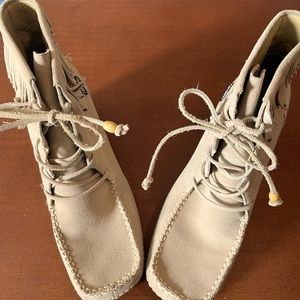 Tan Candie’s Ankle Boots